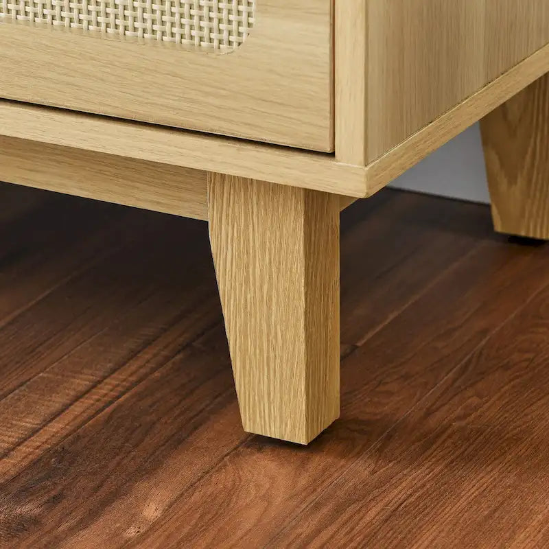 Kommode mit sechs Schubladen und Rattanfronten, schwarzem Holzrahmen, Schlafzimmerschrank