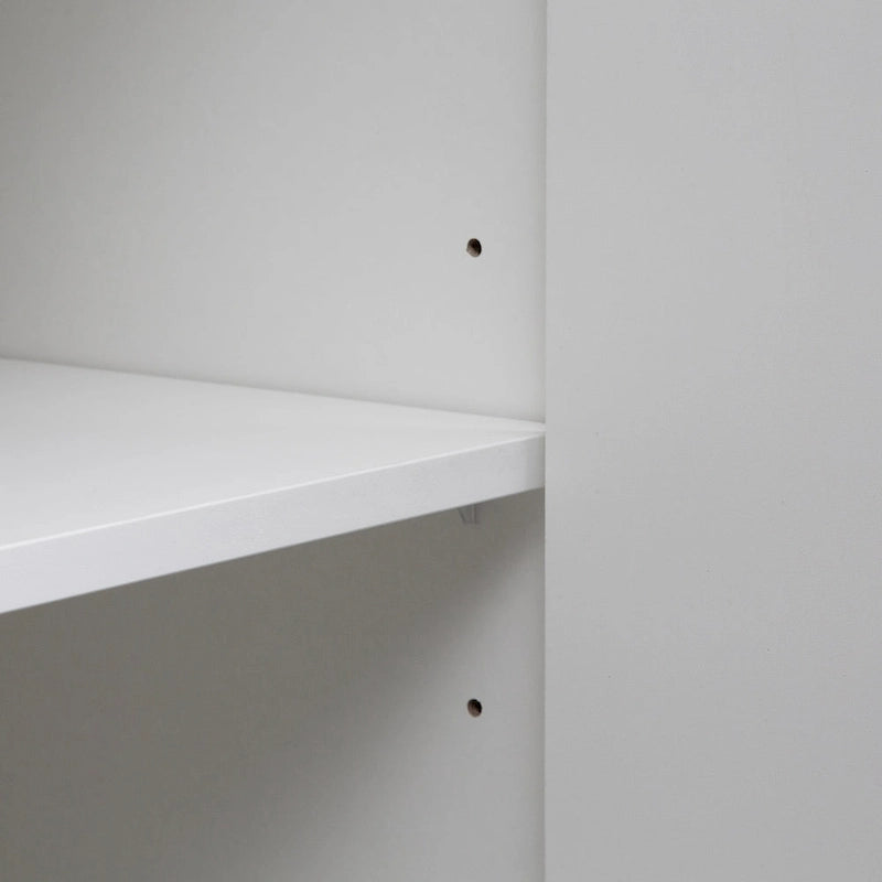 Sideboard mit geriffelter Front, Buffet-Schrank mit verstellbaren Regalböden, Schwarz und Weiß