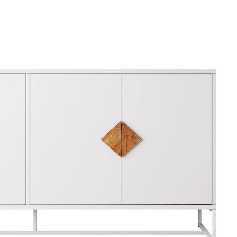 Buffet blanc à 4 portes avec poignées dorées en forme de losange et pieds métalliques